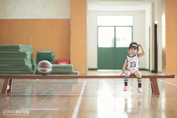 每个妈妈都是孩子的专属摄影师,每个妈妈都是孩子的摄影师