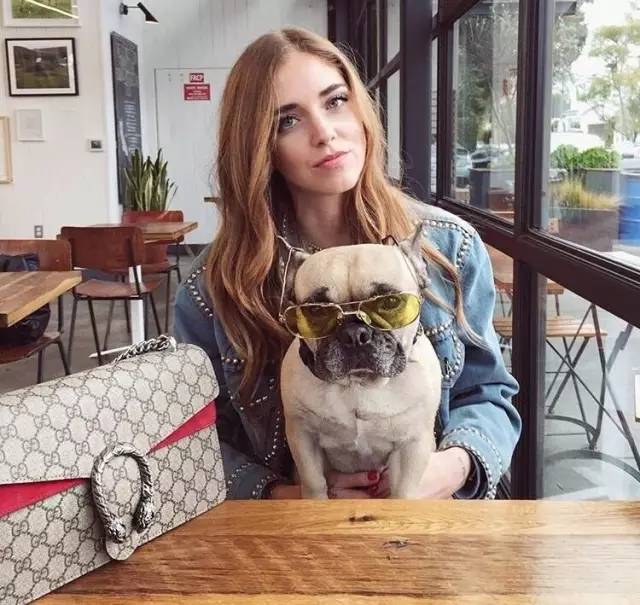 比较潮流好看的牛仔外套,牛仔外套时髦