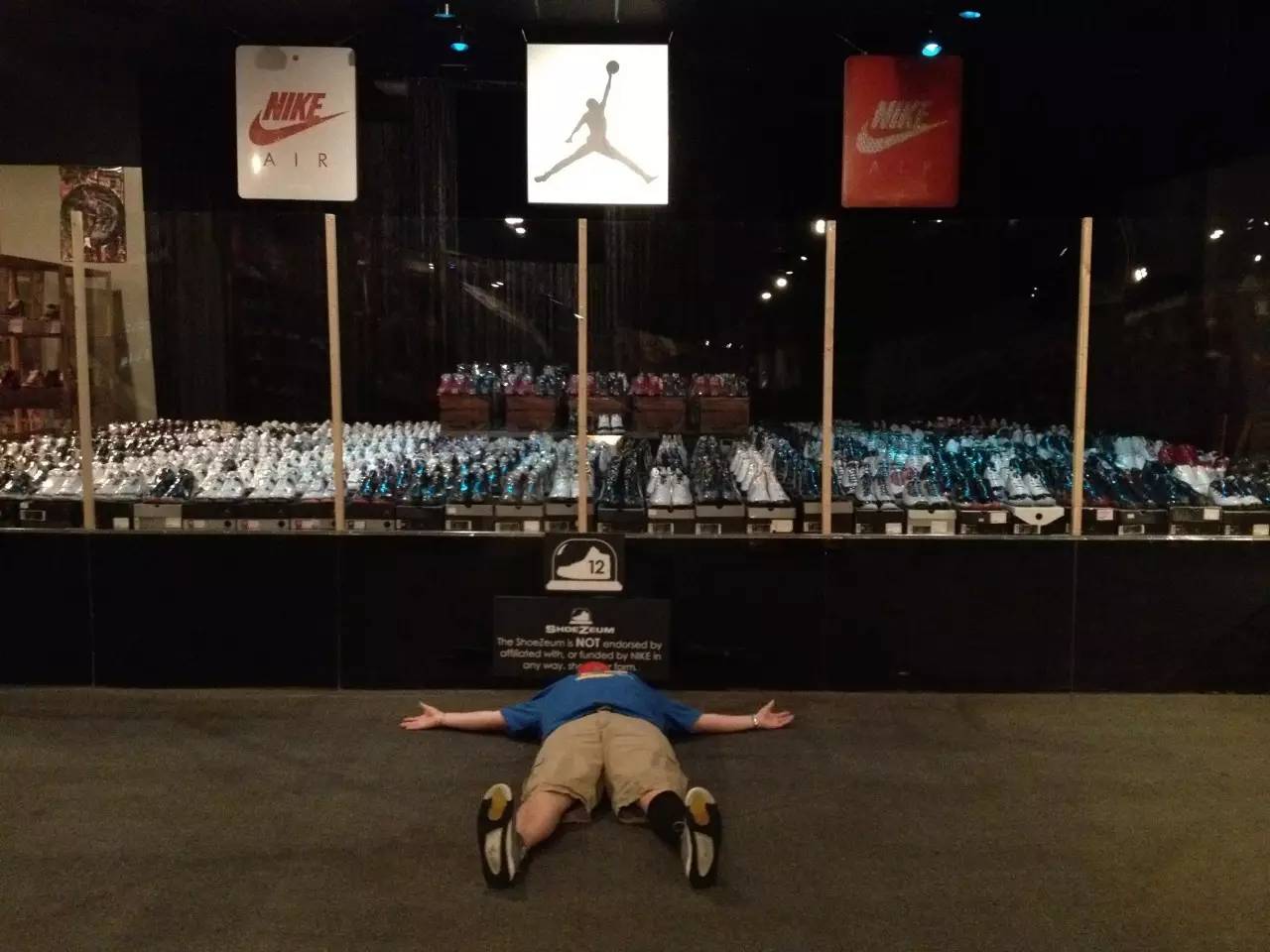 见识了他1000万美元的鞋库，我的红眼病无药可医