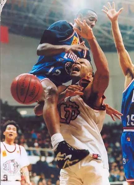 老球迷詹姆斯,辽宁男篮詹姆斯个人资料