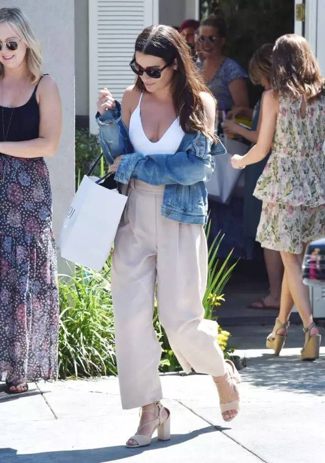 比较潮流好看的牛仔外套,牛仔外套时髦