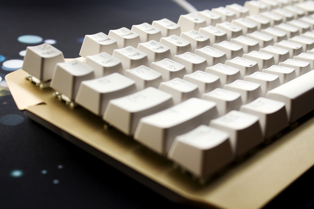 狼派青龙机械键盘怎么样,狼派虚空风暴怎么换轴