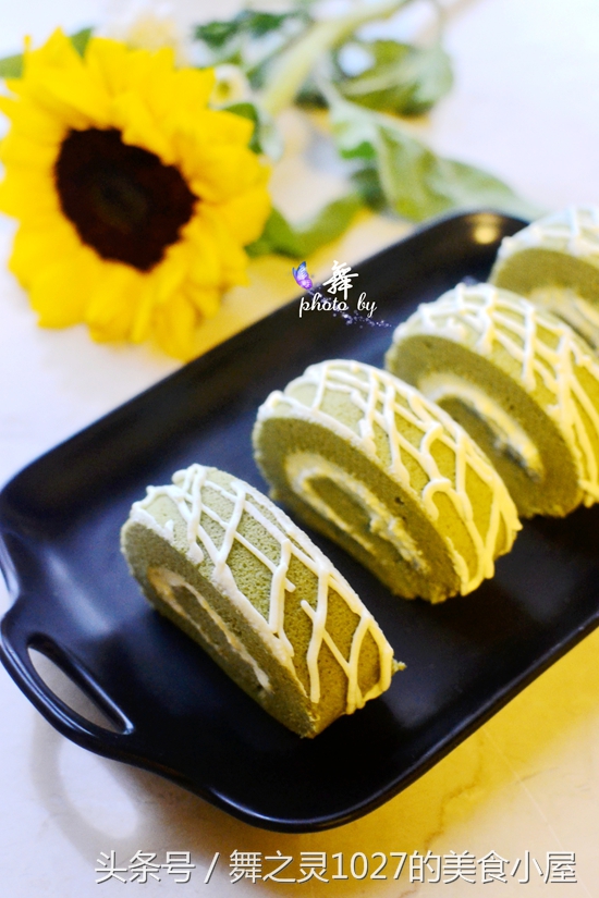 抹茶蛋糕卷的奶油,抹茶蛋糕卷配粉色