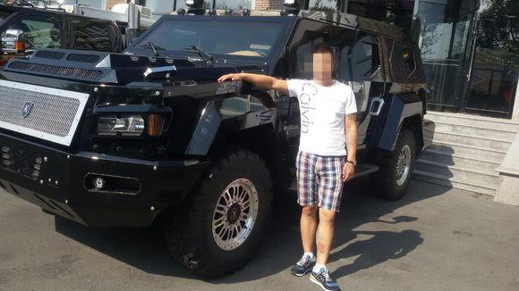 这辆越野怪兽售价超千万，悍马和它比起弱爆了！