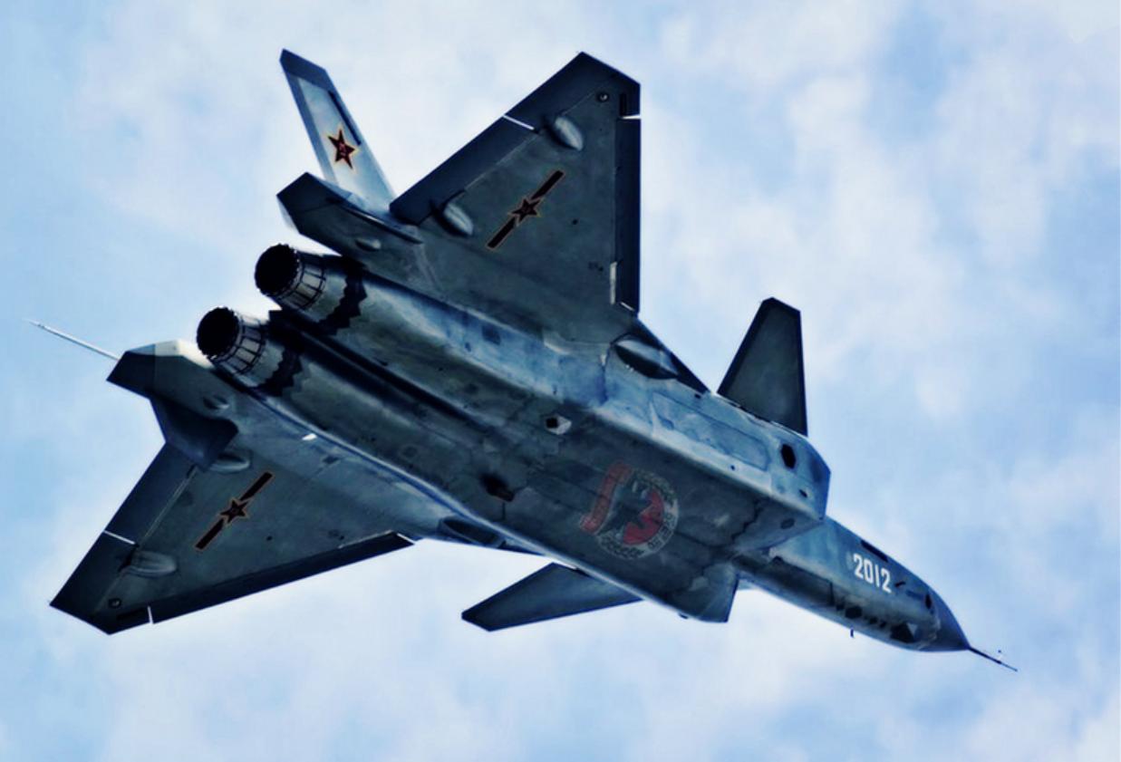 老外评价中国歼20,老外对歼二十评价