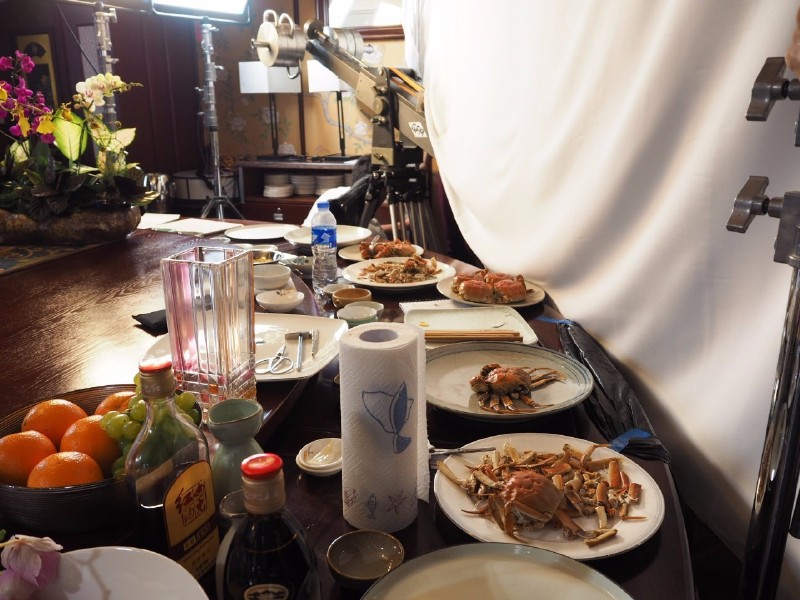 吃了一只大闸蟹的美女被新浪等各大媒体封为“螃蟹女神”