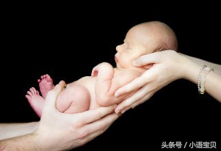 新生儿洗澡步骤及注意事项,新生儿回家洗澡需要注意哪些方面