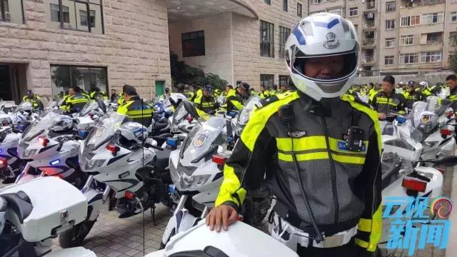 骑警最新装备,骑警霸气装备