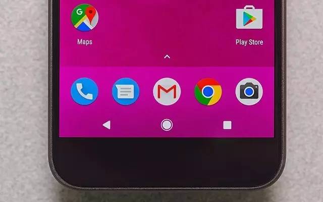 丑哭了！谷歌新旗舰手机拍照狂虐苹果三星，外观设计就是灾难