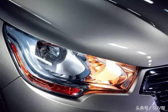 车灯什么光源最亮,常用的车灯光源