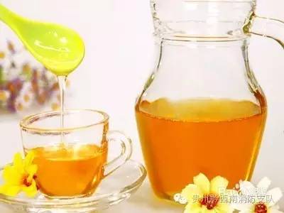 被蜜蜂马蜂蛰了一下该怎么处理,被马蜂蛰了怎么办最有效的方法