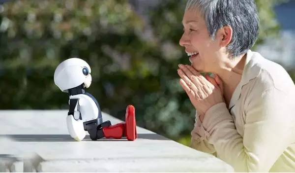 丰田机器人车型,丰田新型家用机器人