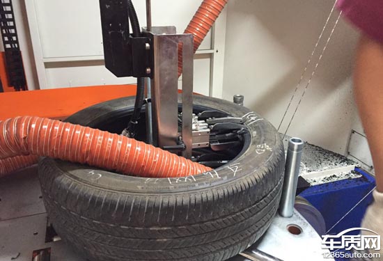 普利司通轮胎出现裂纹图片,普利司通动力侠龟裂解决了吗