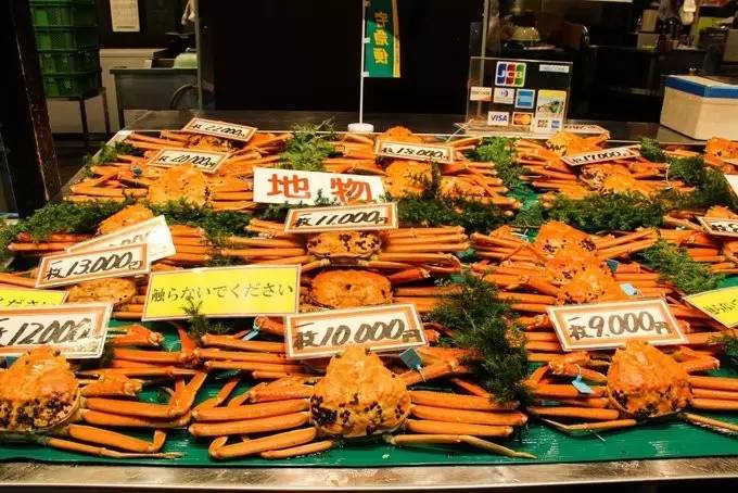 红叶堪比京都，温泉不输北海道的赏枫地，11-12月往返机票￥800+，不用担心人潮说走就走