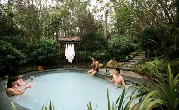 成都周边温泉排名前十名,成都周边最便宜的温泉度假村