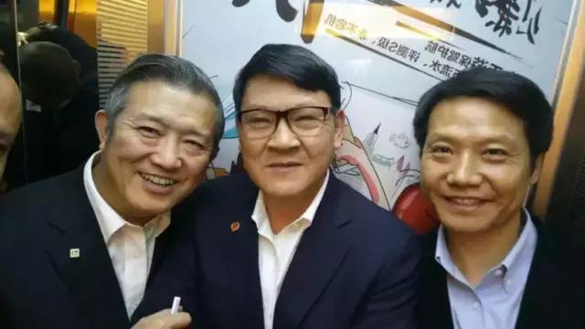 又是别人家的校友，随手一捐就是一个亿啊！