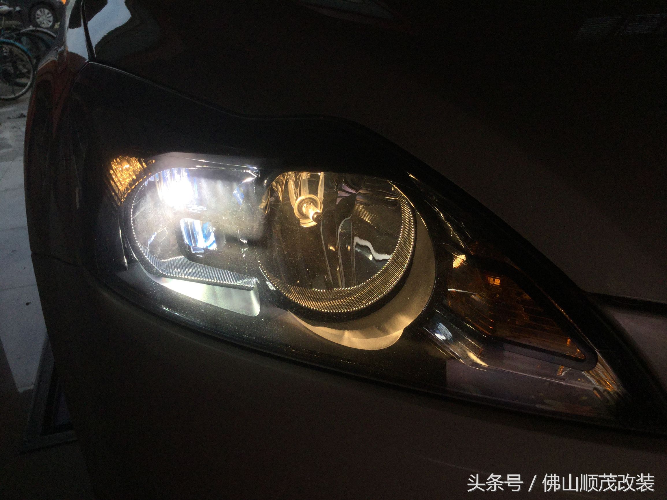 福克斯车灯不一样高,福克斯大灯升级恒威激光大灯