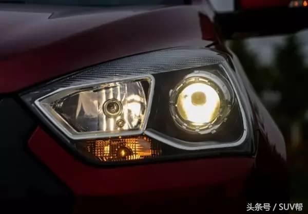 车灯什么光源最亮,常用的车灯光源