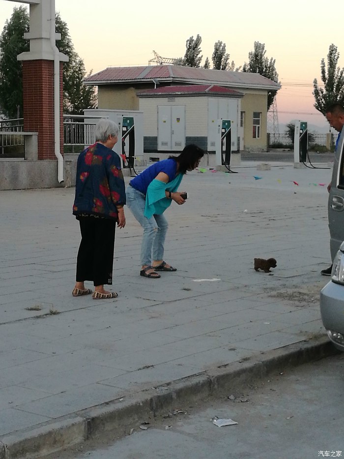 奥迪a6l2016款30fsi舒适型实拍,2016款奥迪a6l评测1.8t用车感悟