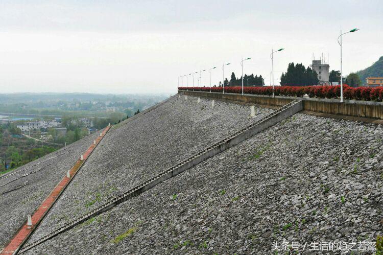 我的家乡崇阳市,家乡美我的故乡原唱
