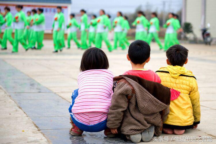 我的家乡崇阳市,家乡美我的故乡原唱