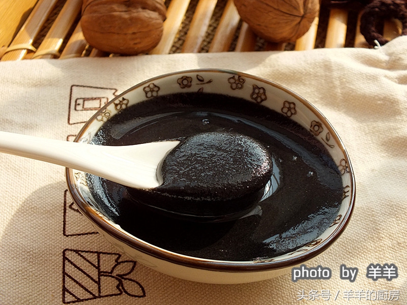 冬天皮肤干燥起皮吃什么鱼油,冬天皮肤干燥起皮食疗方