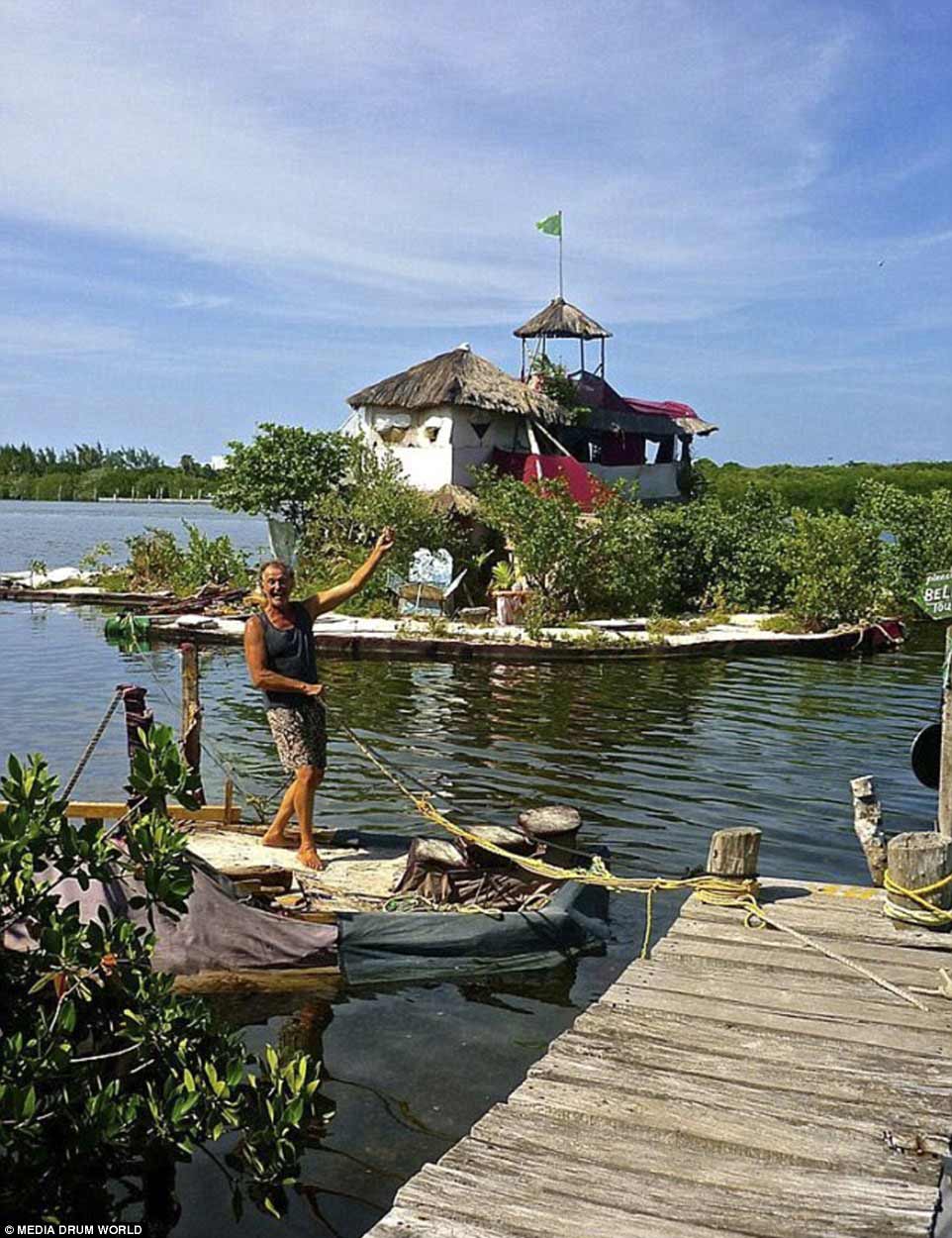奇特！住在鞋子里的女人