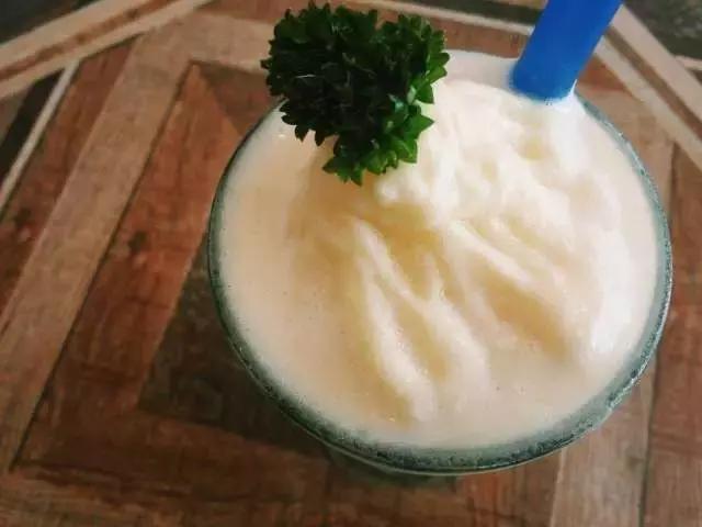 你在家吃泡面，我在多瑞小镇和狮子共进午餐。