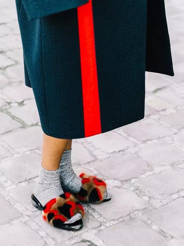 袜子要怎么搭配衣服,袜子正确搭配鞋子穿法