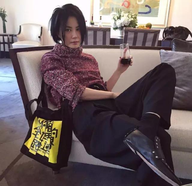 袜子要怎么搭配衣服,袜子正确搭配鞋子穿法