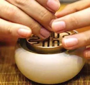 大牌香水浓香与淡香差距,大牌香水闻起来很贵