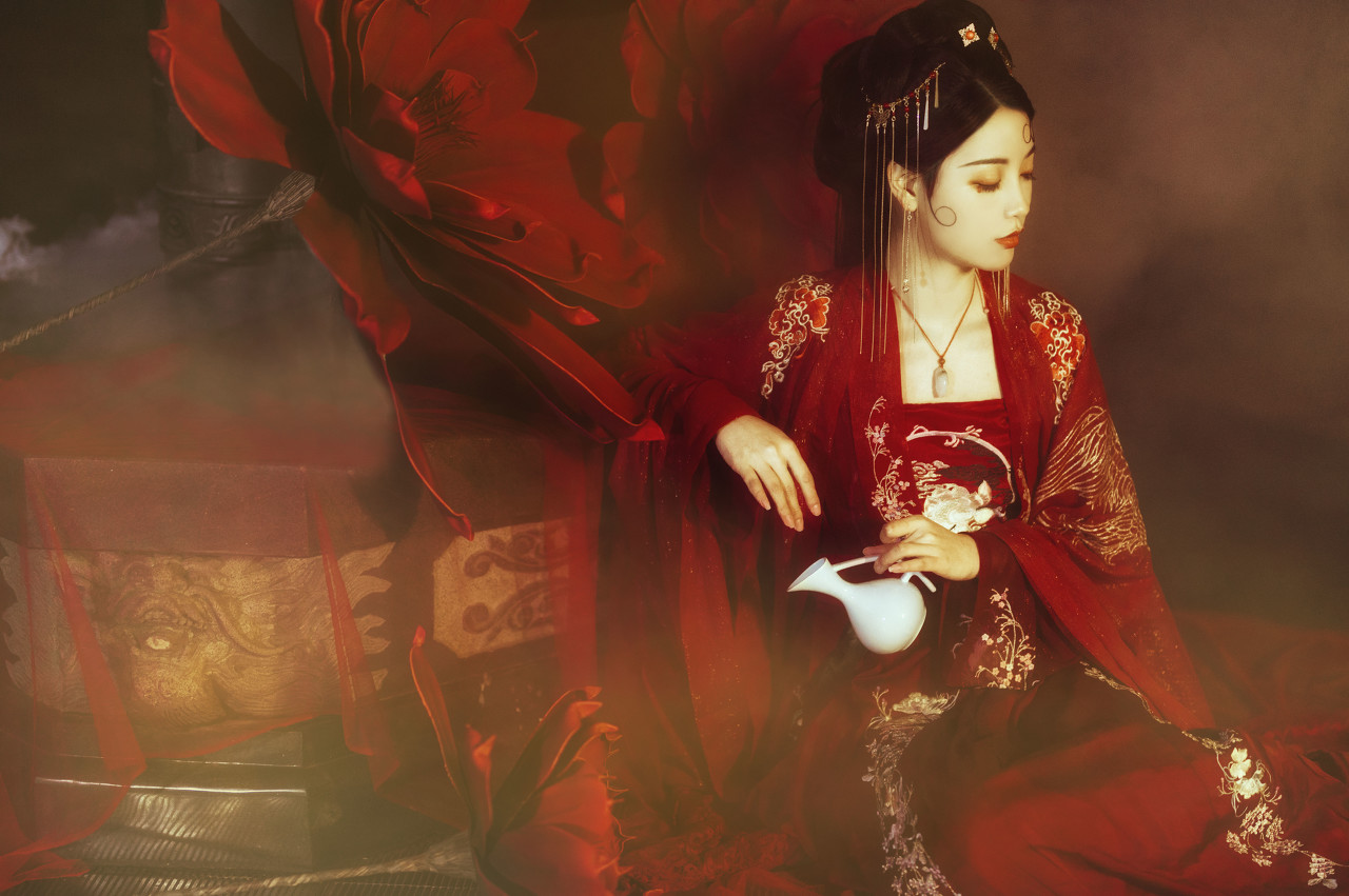 小说：战皇高手前来，小伙缓缓拔出长刀，竟要逆行伐上