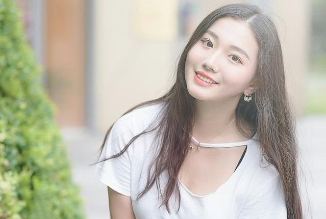 小伙凭几句话赚10亿美金,小说小伙扬言一百元赚到一个亿