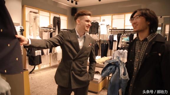 中国学生经历了外国穿搭改造之后，变化不可思议！【给力改造】