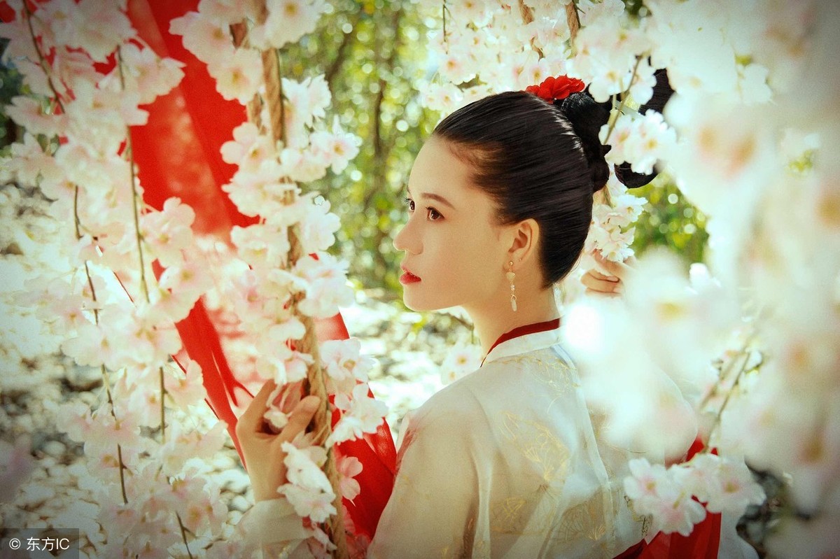 小说意外的副业,小说意外财富