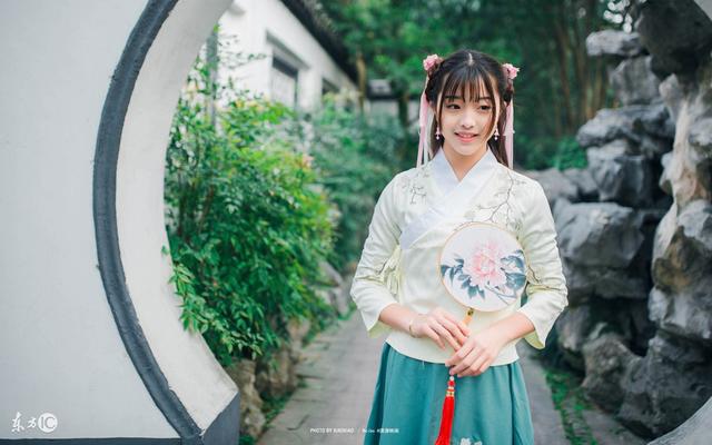 小师妹练功走火入魔了黑化,小师妹从小天资愚钝