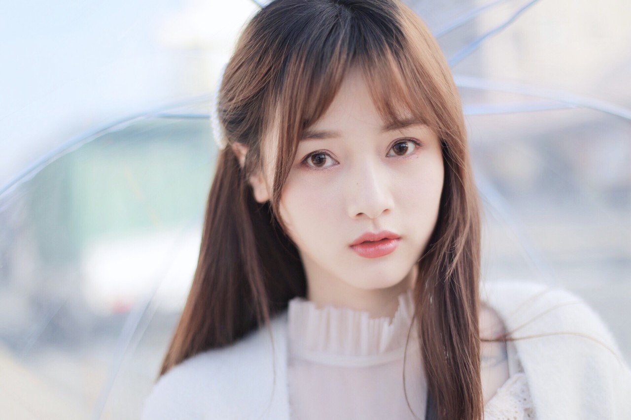 女主隐瞒身份的小说反虐男主,女主不择手段欺骗男主的小说