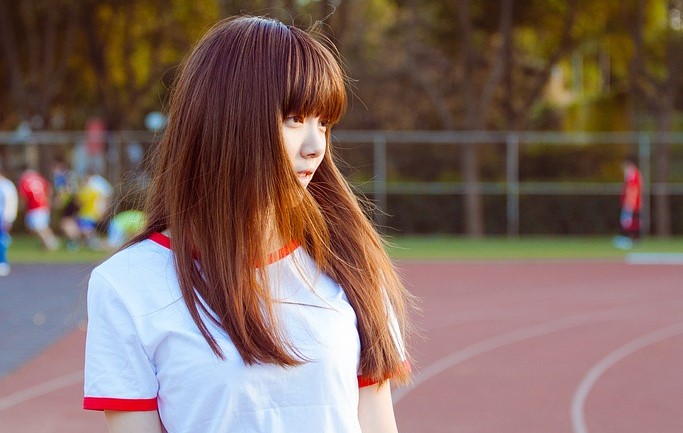 小说：公司面临危机，富家千金也束手无策，可穷小伙却说他有办法