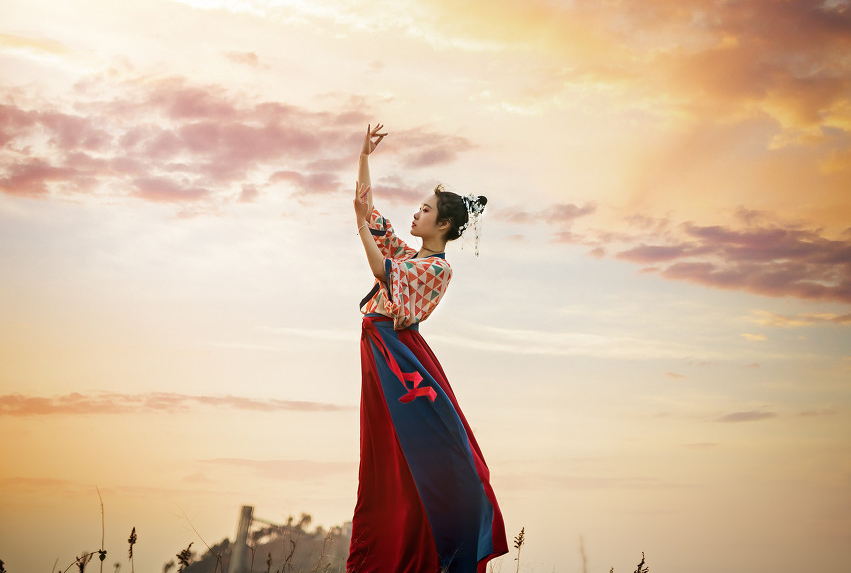 刚穿越了就被逼相亲的小说,小说刚穿越就破了大案很合理吧