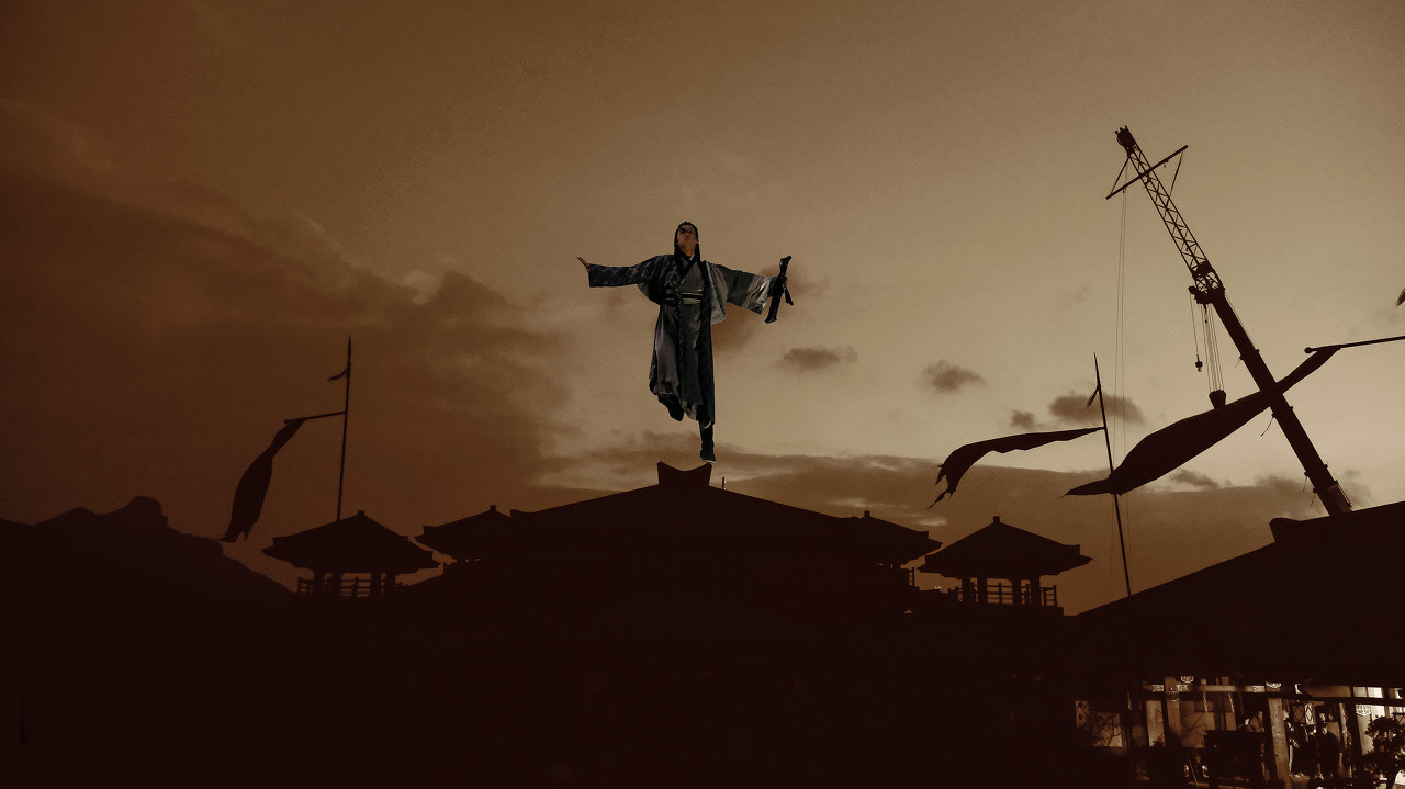 小说：小伙集市购物，竟遭人暗算，暴露恐怖背景却惊呆众人