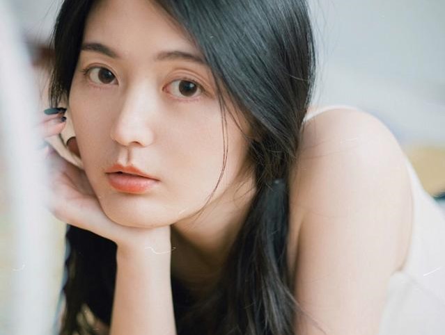 小说：校花不愿回村种地，在浴足店当打工小妹，月薪竟能破万