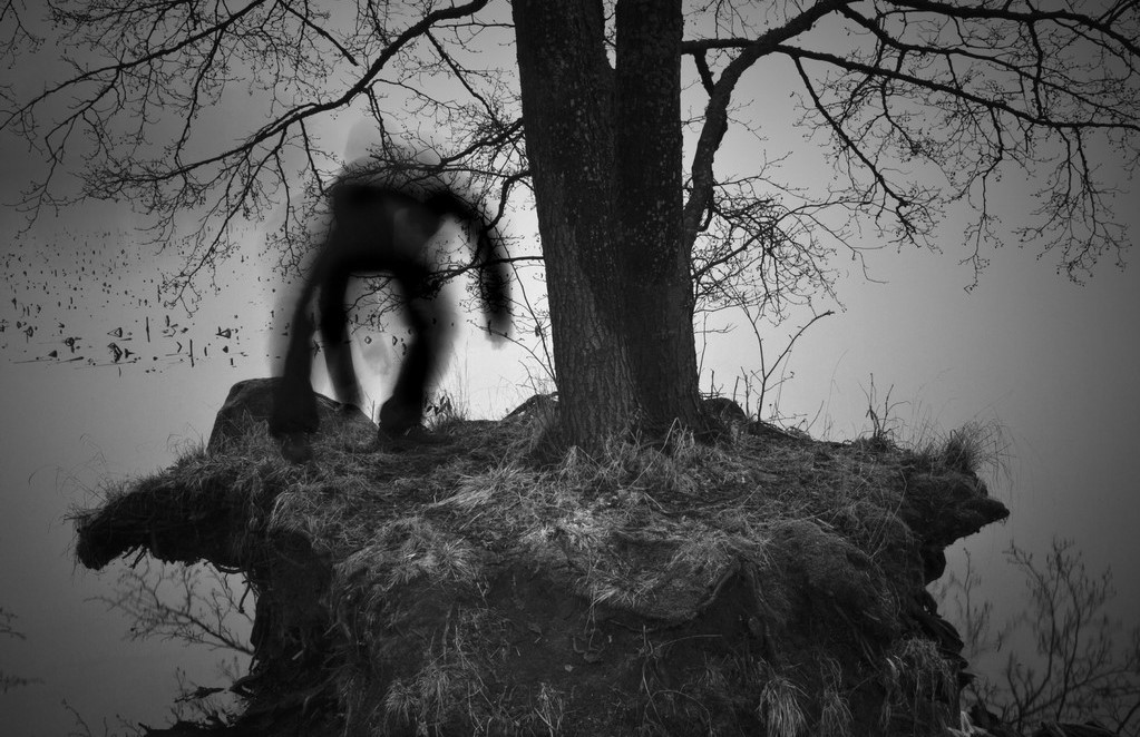 小说：目前首富眼睛溃烂，我却看出是诅咒所致，发财门路来了