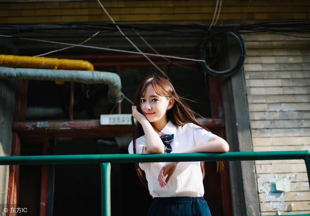 小说：她明明又丑又倔强，总裁却被她吸引，见不得她与别人暧昧