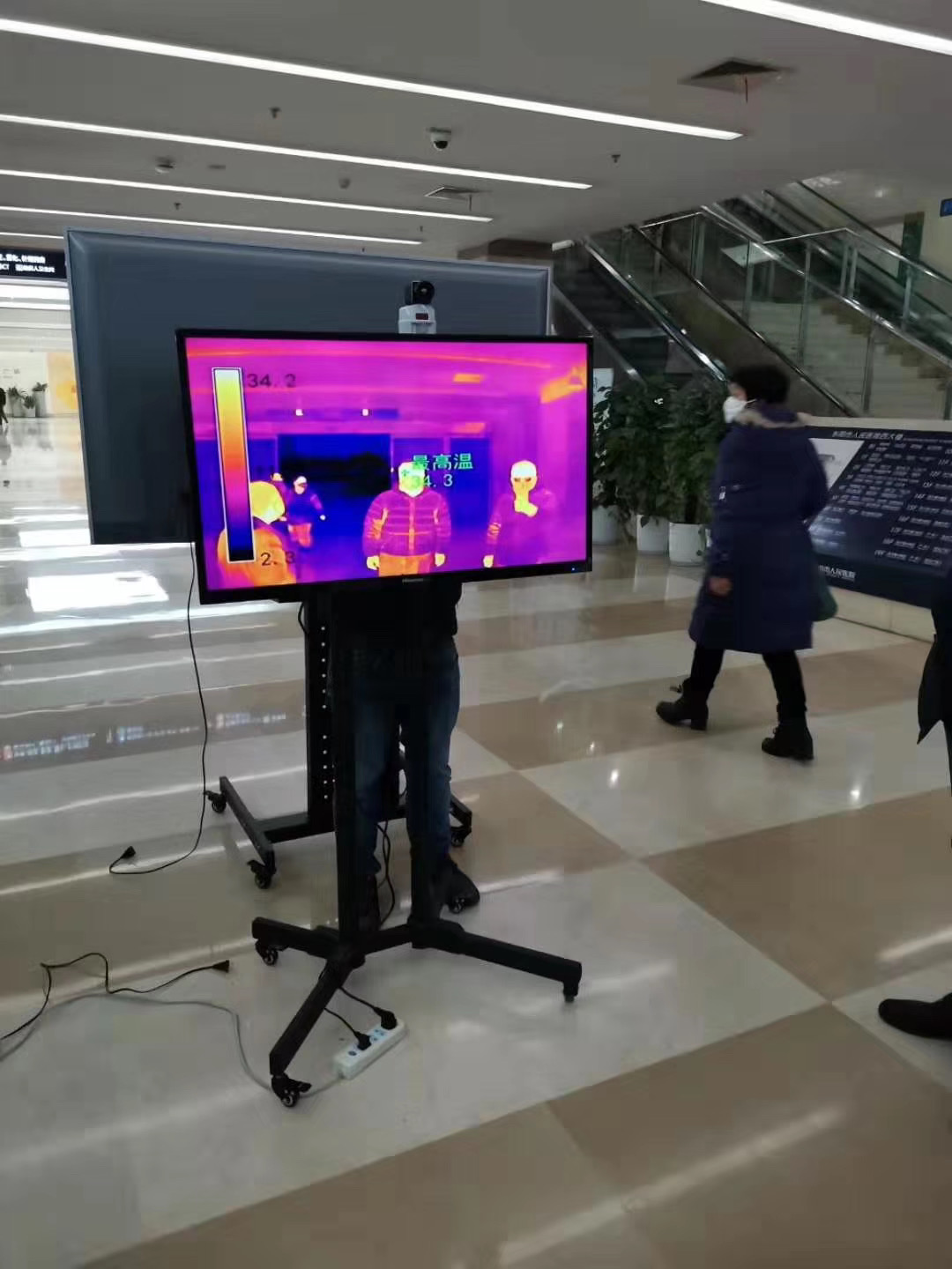 工业设备突然成了抗疫物资，看看这家公司的老总经历了什么