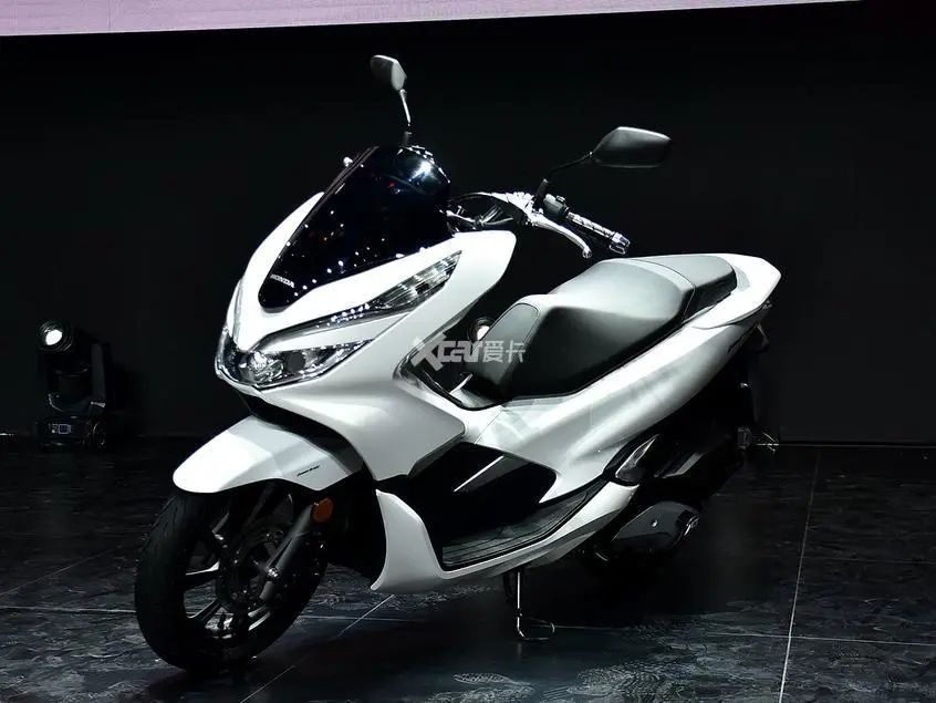 试驾雅马哈nmax150,雅马哈踏板nmax155跟pcx哪个好