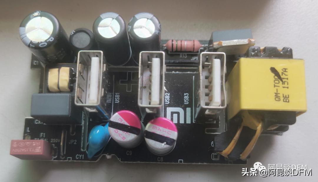 拆解小米插板,小米插座拆解评测