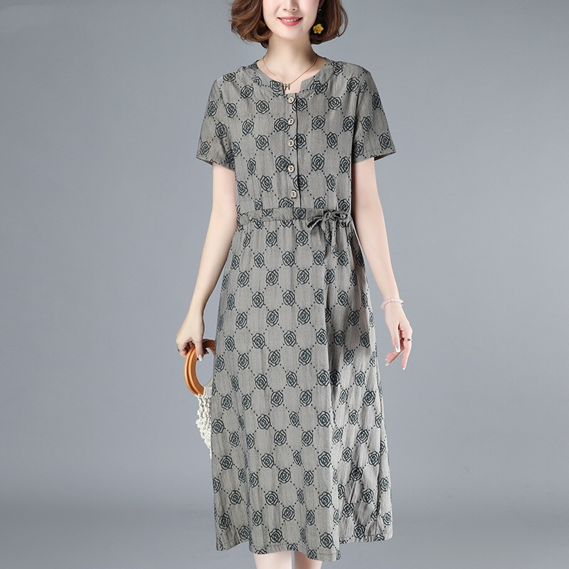 适合40岁穿的裙子高级感,女人过了四十岁别穿大妈装