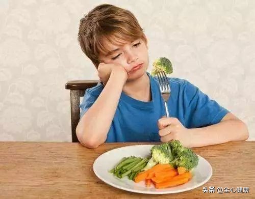 小孩挑食不吃肉怎么做菜,儿童厌食挑食吃饭追着喂
