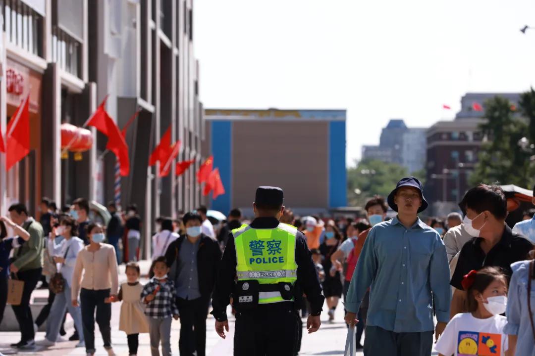 这里有许多故事的英文,纪念我们的每一个故事