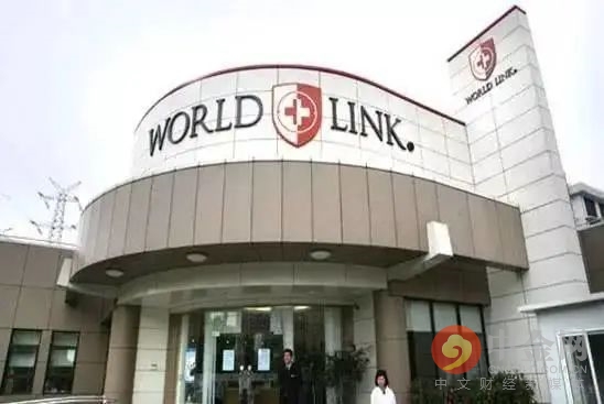 夜里排队抢房,戴口罩抢房